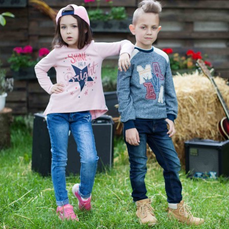 Džemperis berniukui "V" melsvas